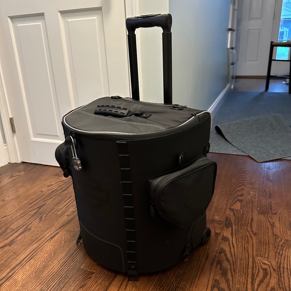 Harley Davidson Onyx Premium rear passenger seat touring luggage